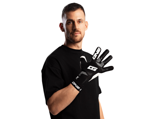 ONE OG1 Midnight Martin Dúbravka's Goalkeeper Glove - Image 4